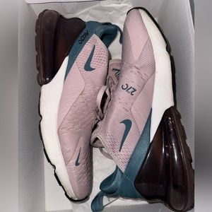 Nike 270’s rare color-way